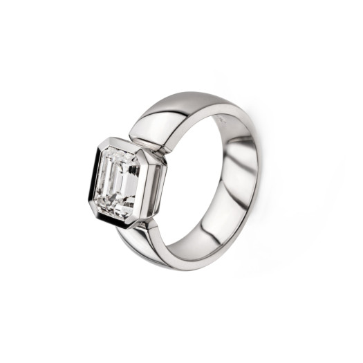 J. C. Osthues - Ring Emerald